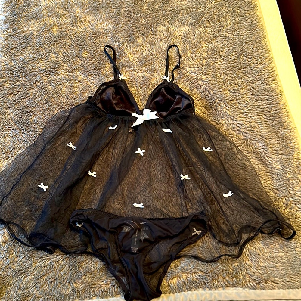 NWOT Victoria’s Secret Sexy little things babydoll and panties set, size M, NEW